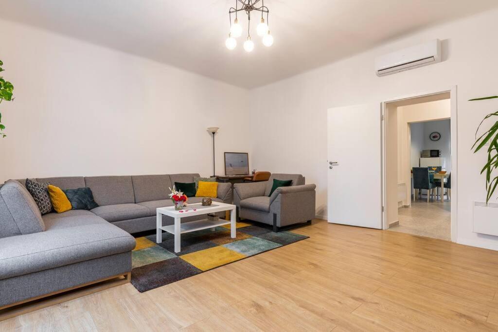 Petrova Street Apartamento Zagreb Exterior foto